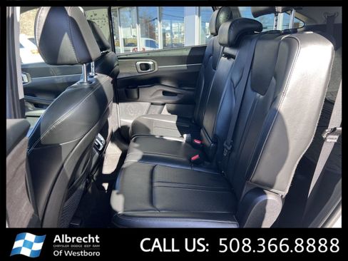 Used 2022 Kia Sorento S w/ Panoramic Sunroof Package image 13
