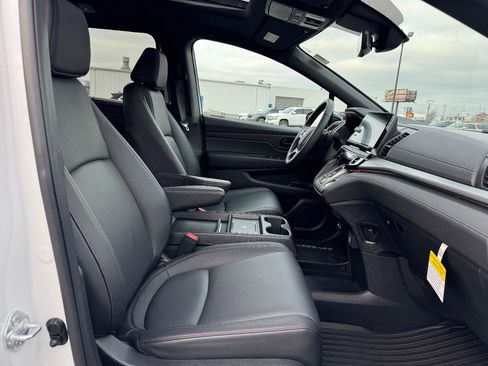 Certified 2026 Honda Odyssey Sport-L image 17