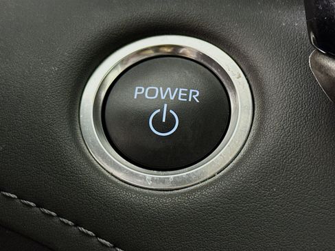 Used 2024 Toyota Highlander XLE image 21