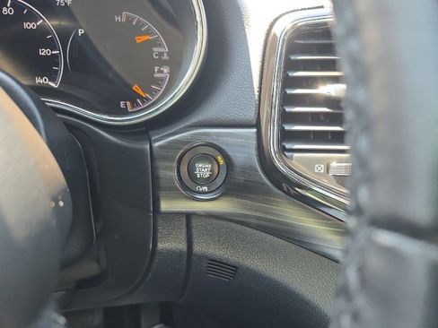 Used 2021 Jeep Grand Cherokee Laredo X image 30