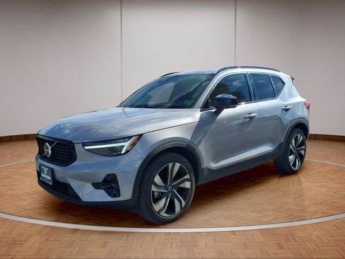 Certified 2026 Volvo XC40 B5 Ultra w/ Protection Package Premier AWD/4WD image 3