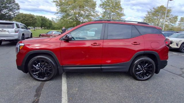 Certified 2023 GMC Terrain SLE w/ Driver Convenience Package AWD/4WD image 5