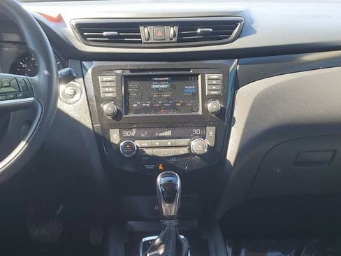 Used 2019 Nissan Rogue Sport SV AWD/4WD image 25
