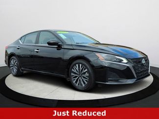 Used 2023 Nissan Altima 2.5 SV video 1