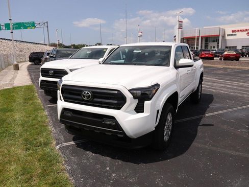 New 2026 Toyota Tacoma SR5 AWD/4WD image 4