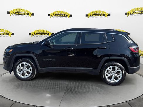 Used 2024 Jeep Compass Latitude AWD/4WD image 2