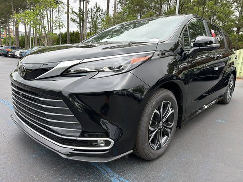 New 2026 Toyota Sienna Platinum AWD/4WD image 7