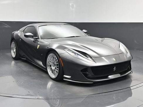 Used 2023 Ferrari 812 GTS RWD image 8