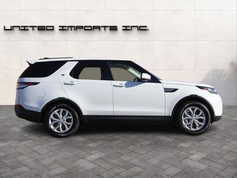 Used 2018 Land Rover Discovery SE image 8