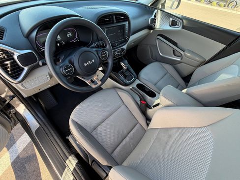Certified 2025 Kia Soul LX w/ LX Technology Package image 15
