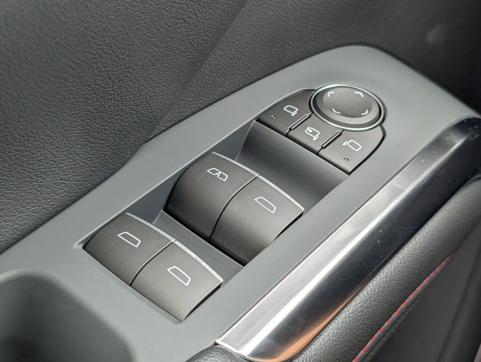 New 2026 Chevrolet Traverse RS w/ LPO, Floor Liner Package FWD image 26