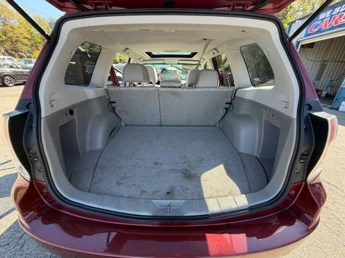 Used 2010 Subaru Forester 2.5X Premium image 11
