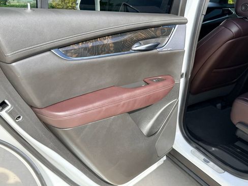 Used 2020 Cadillac XT6 Premium Luxury image 18