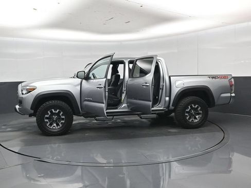 Used 2022 Toyota Tacoma TRD Off-Road AWD/4WD image 54