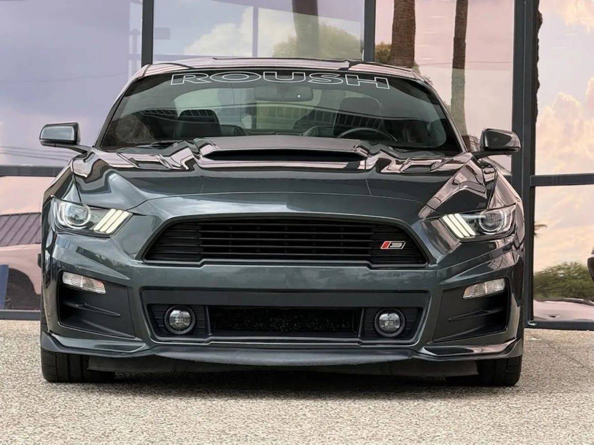 Used 2016 Ford Mustang GT Premium w/ Equipment Group 401A RWD image 20