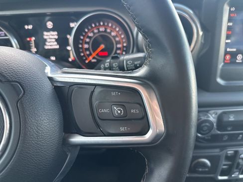 Used 2018 Jeep Wrangler Unlimited Sahara image 19