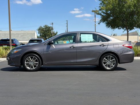 Used 2015 Toyota Camry SE FWD image 9