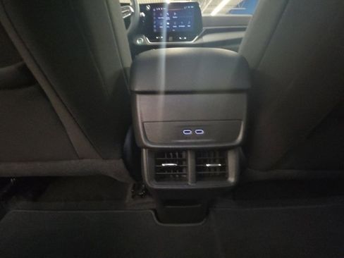 New 2025 Chevrolet Equinox LT w/ Safety and Technology Package image 23