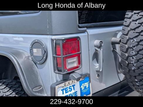 Used 2013 Jeep Wrangler Unlimited Sport AWD/4WD image 7