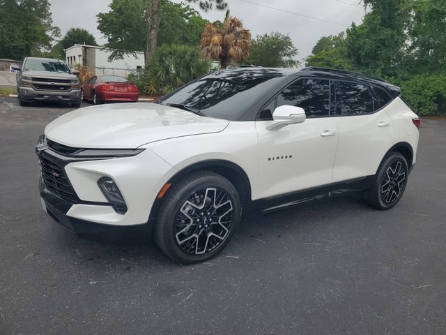Certified 2023 Chevrolet Blazer RS w/ Driver Confidence II Package FWD image 3