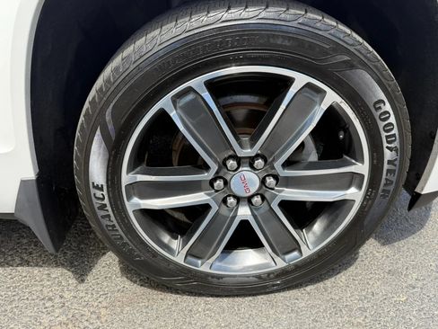 Used 2018 GMC Acadia Denali w/ Technology Package AWD/4WD image 8