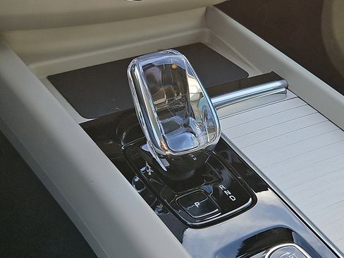 New 2026 Volvo XC60 B5 Ultra w/ Protection Package Premier image 13