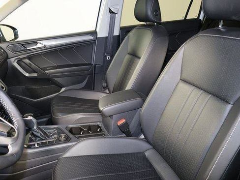 Used 2022 Volkswagen Tiguan SE image 25