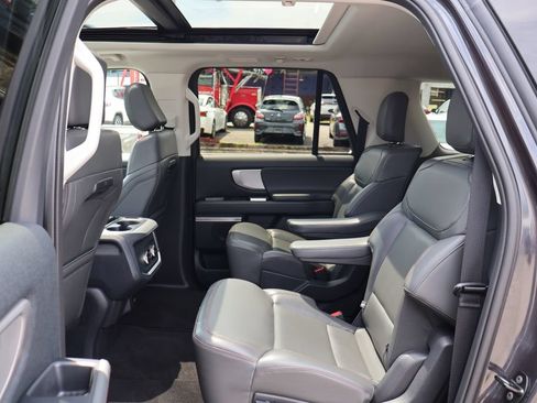 Used 2025 Ford Expedition Max Active AWD/4WD image 18