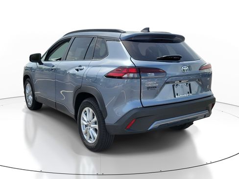 Used 2026 Toyota Corolla Cross LE FWD image 4