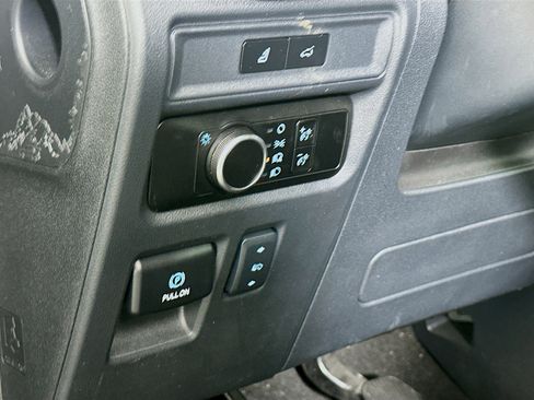 Used 2024 Ford Expedition Max XLT image 17