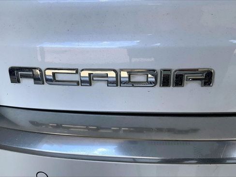 Used 2016 GMC Acadia SLE FWD image 9