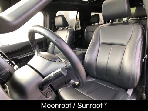 Used 2021 Ford Expedition XLT image 12