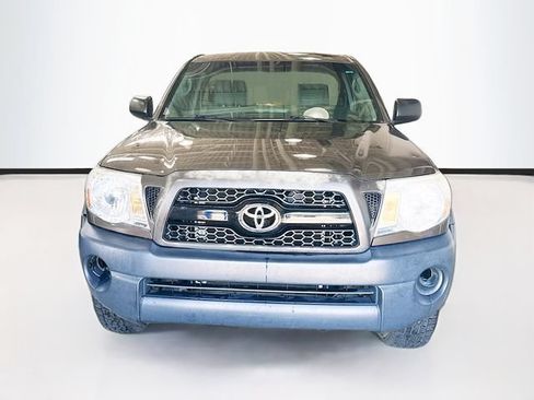 Used 2011 Toyota Tacoma 4x4 Regular Cab image 4