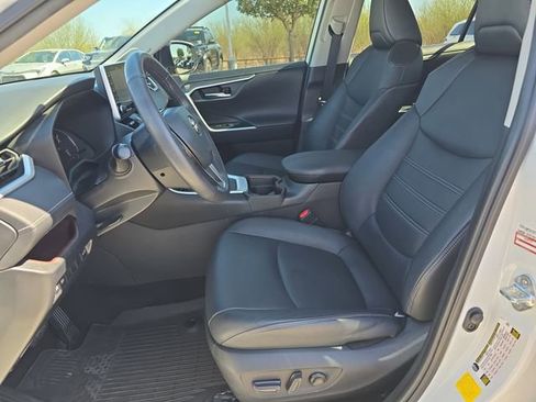 Used 2021 Toyota RAV4 Limited image 15