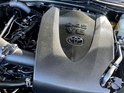 Used 2016 Toyota Tacoma TRD Off-Road image 31