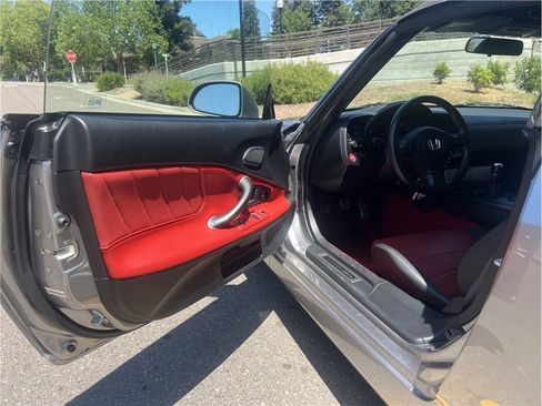 Used 2006 Honda S2000 image 16