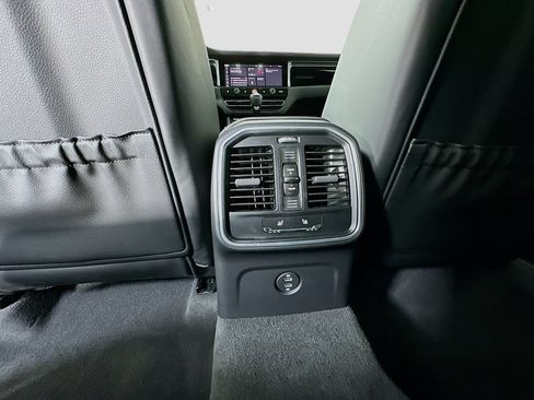 Certified 2026 Porsche Macan AWD/4WD image 27