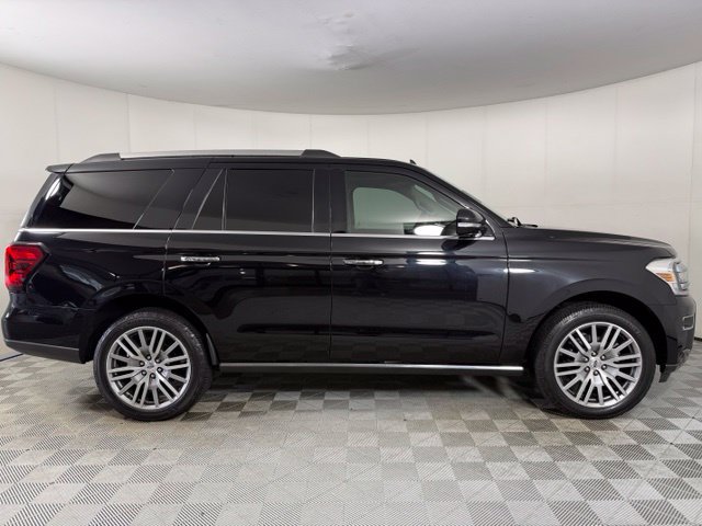 Used 2022 Ford Expedition Limited RWD image 9