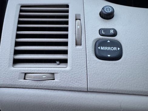 Used 2008 Toyota Avalon XLS image 31