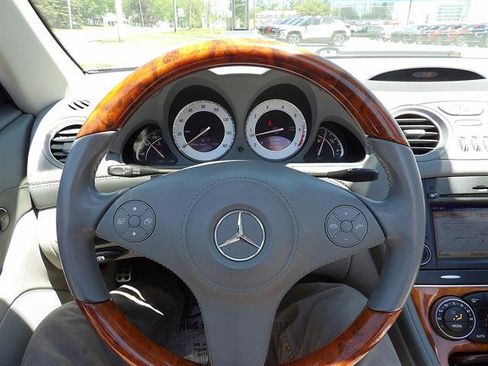 Used 2009 Mercedes-Benz SL 550 image 22