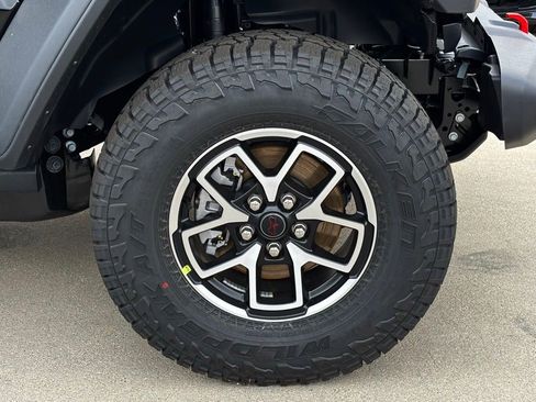 New 2026 Jeep Gladiator Rubicon w/ Safety Group image 23