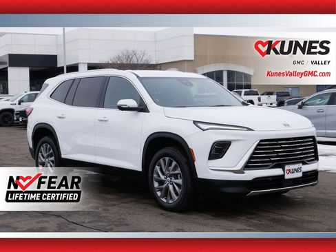 Used 2025 Buick Enclave Preferred image 1