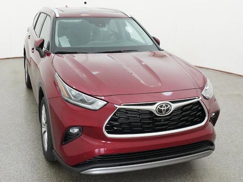 New 2026 Toyota Highlander Platinum AWD/4WD image 7