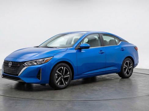 Used 2025 Nissan Sentra SV image 3