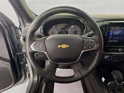 Used 2023 Chevrolet Traverse LT FWD image 15