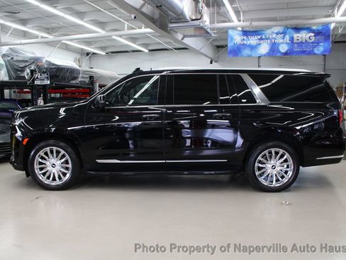 Used 2023 Cadillac Escalade ESV Premium Luxury AWD/4WD image 3