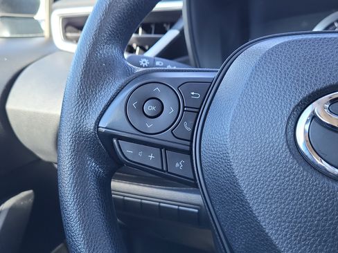Used 2020 Toyota Corolla LE image 19