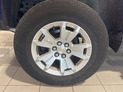Used 2019 Chevrolet Colorado LT w/ LT Convenience Package image 11