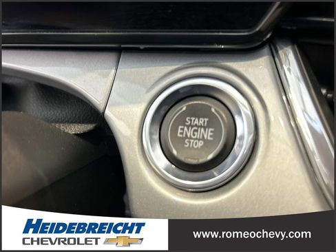 Certified 2024 Chevrolet Trax LT w/ Driver Confidence Package FWD image 29