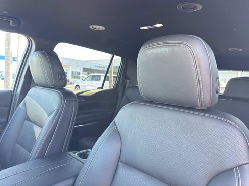 Used 2025 Chevrolet Traverse LT FWD image 25